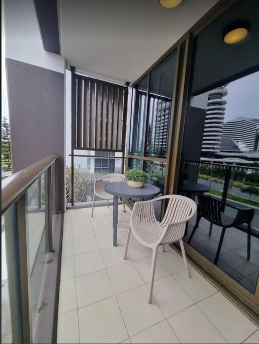 Broadbeach Stunner Modern And Central ゴールドコースト エクステリア 写真