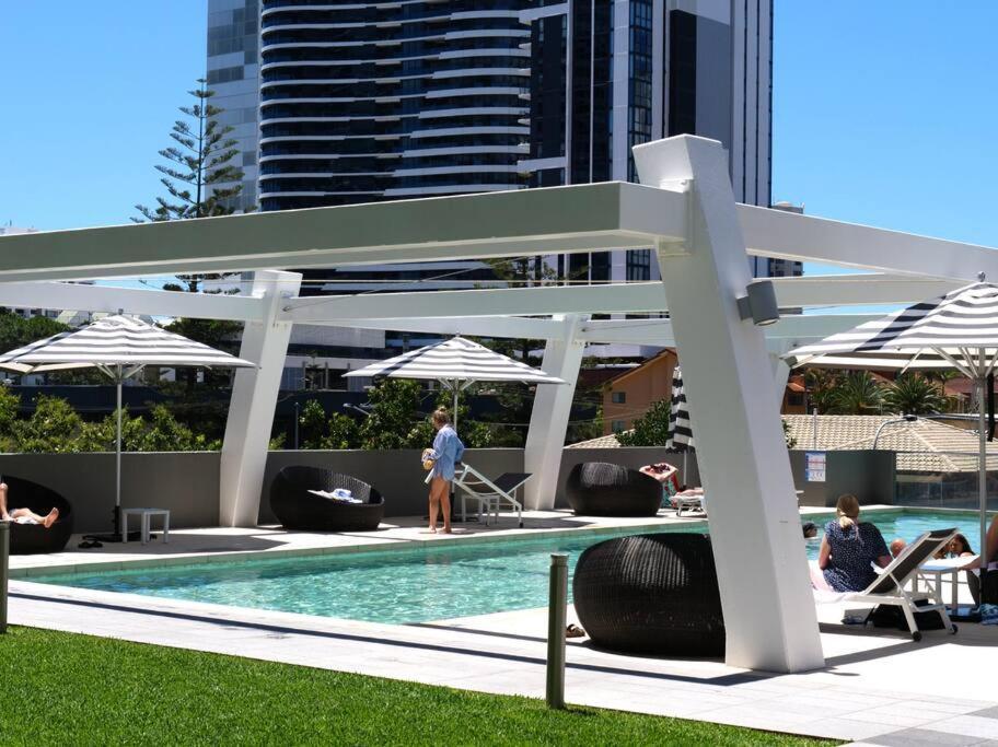 Broadbeach Stunner Modern And Central ゴールドコースト エクステリア 写真