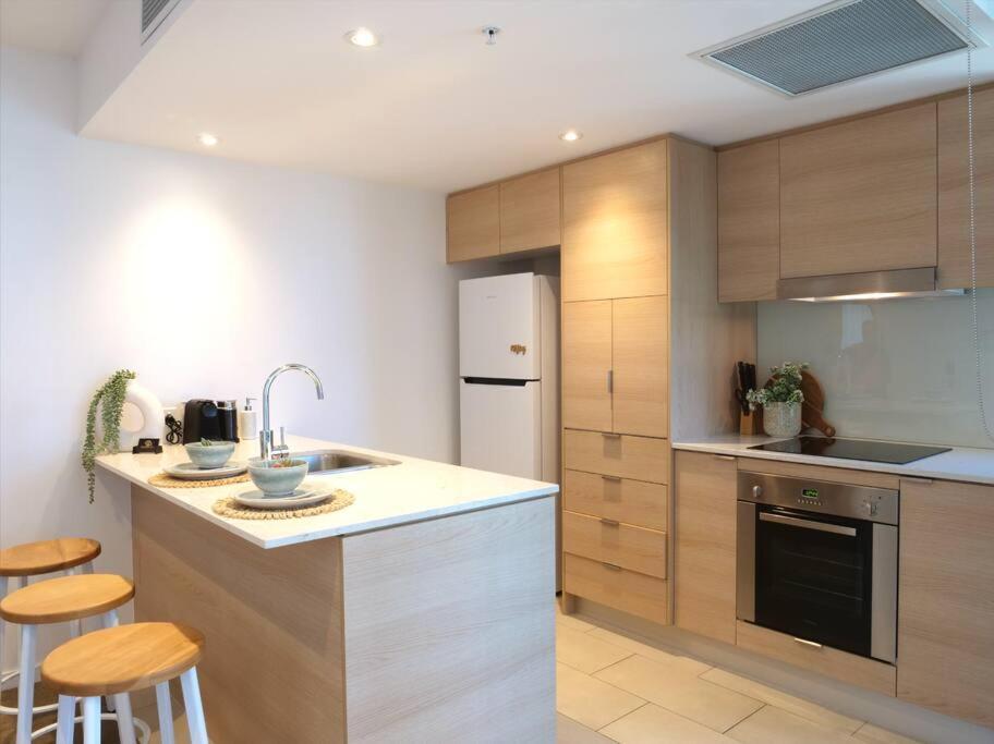 Broadbeach Stunner Modern And Central ゴールドコースト エクステリア 写真