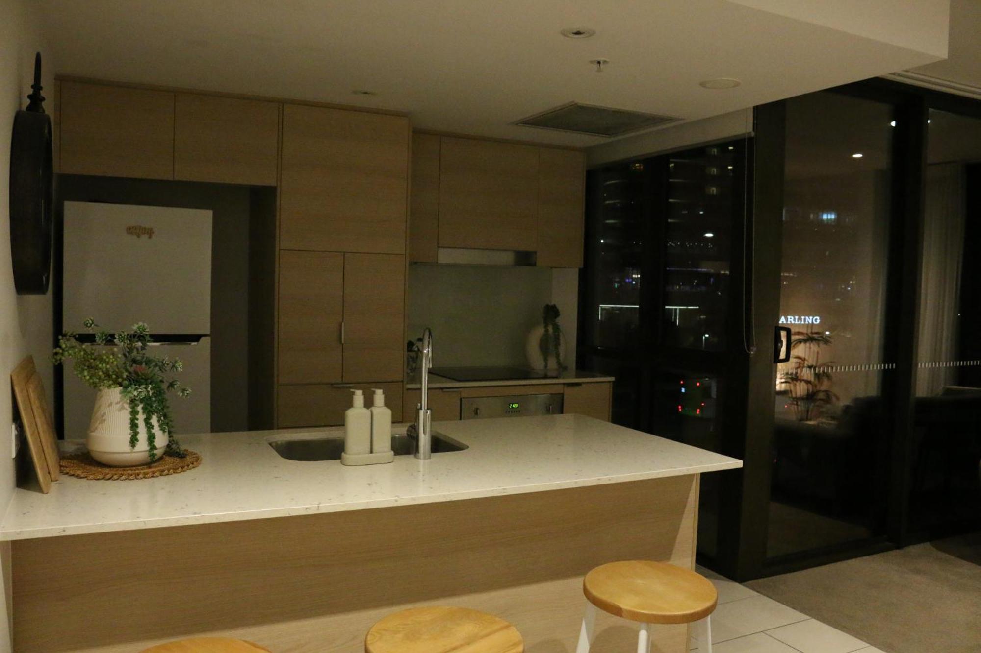 Broadbeach Stunner Modern And Central ゴールドコースト エクステリア 写真